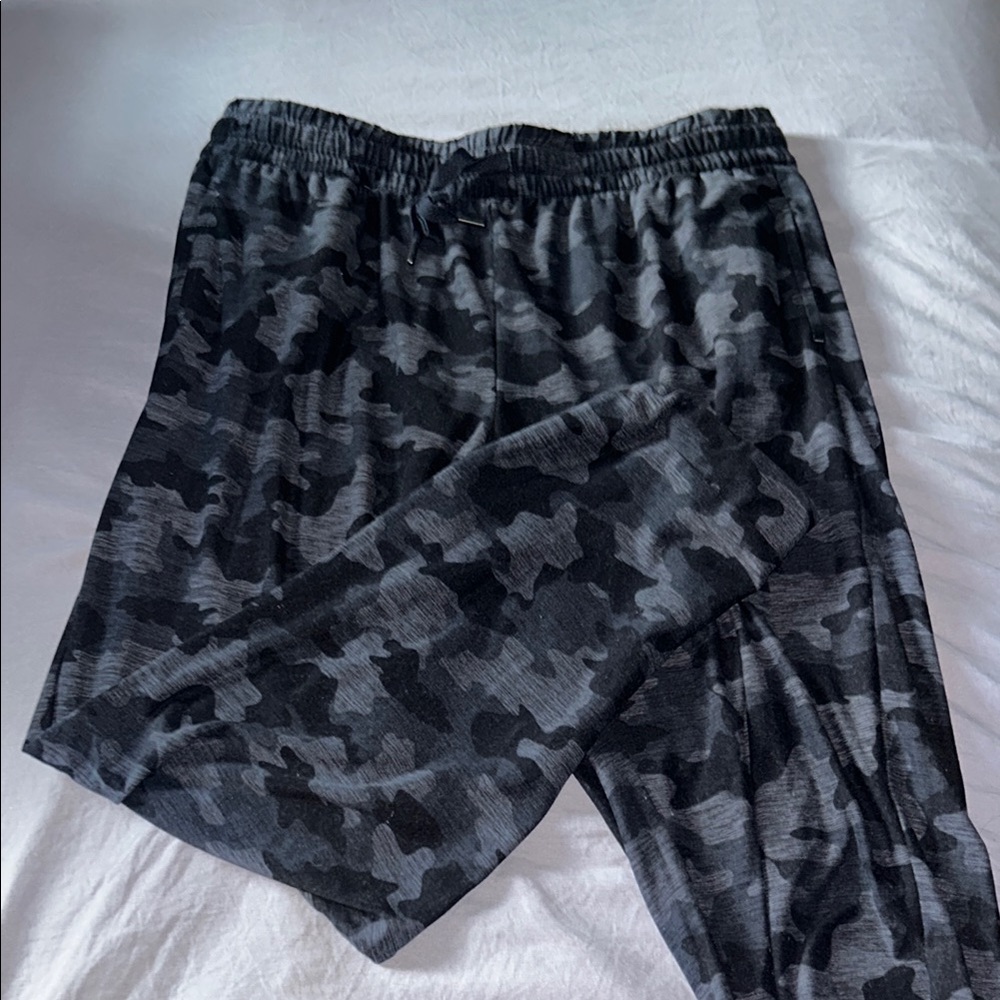 Woman’s Camo Gray Joggers